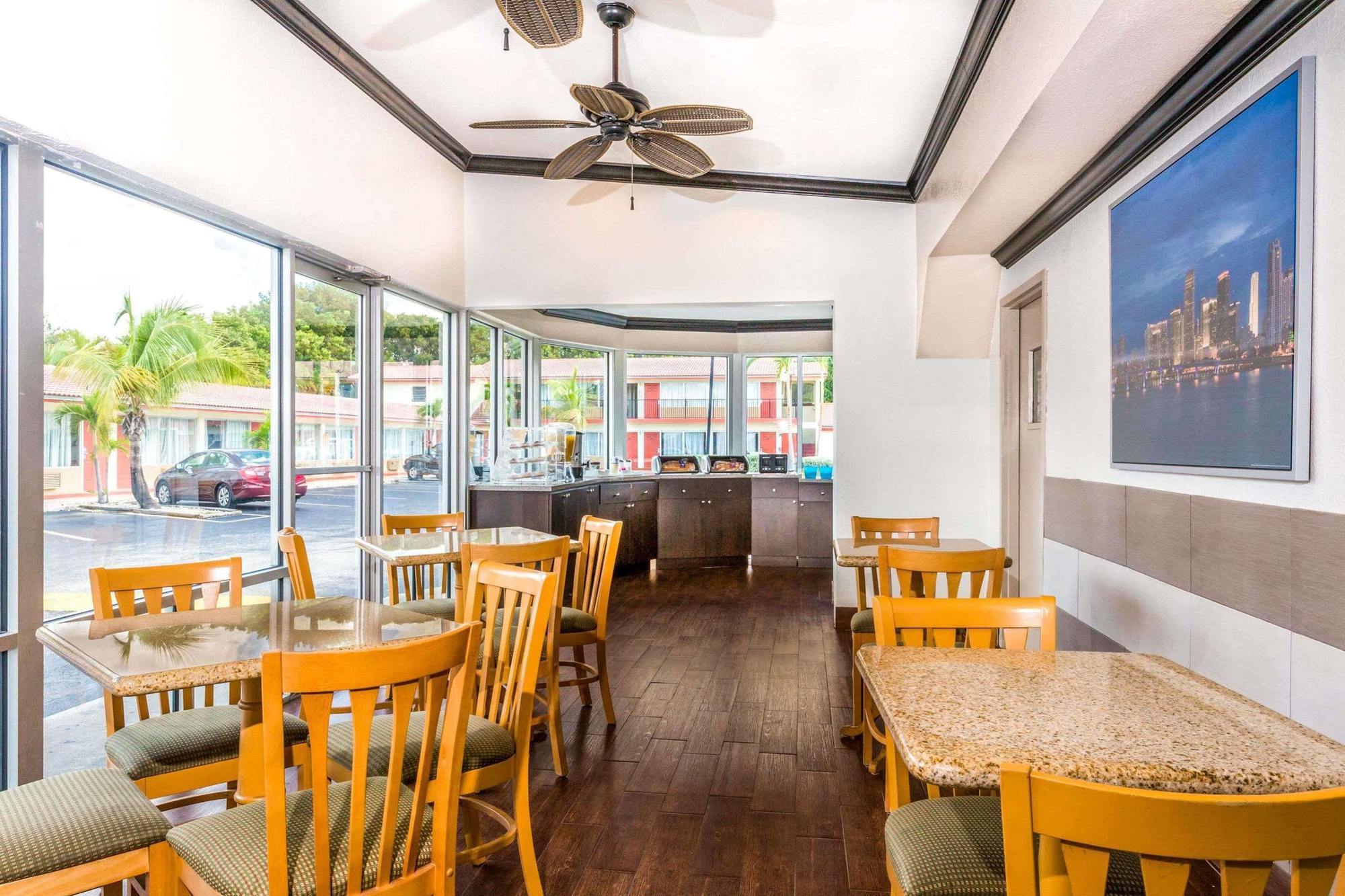 Econo Lodge Inn & Suites Florida City Dış mekan fotoğraf